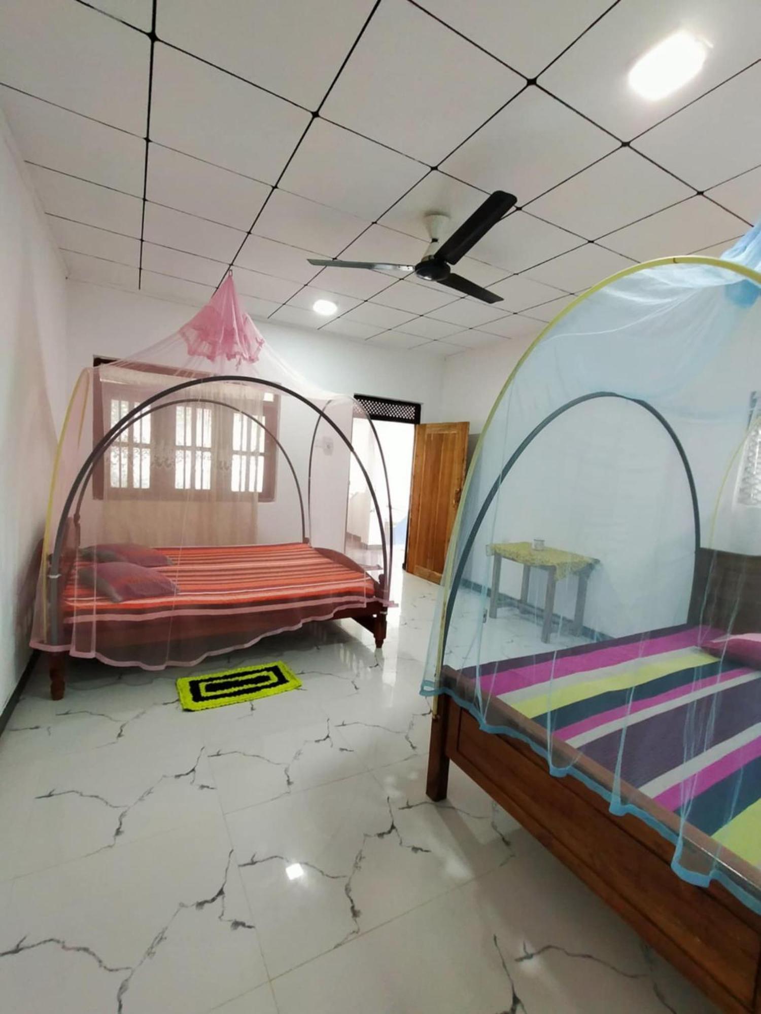 Chandi Gaya Beach Guesthouse Tangalle Bilik gambar